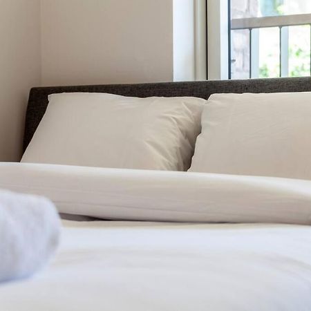 Stunning New 3 Bdr Duplex Wbalcony, East London 아파트 외부 사진