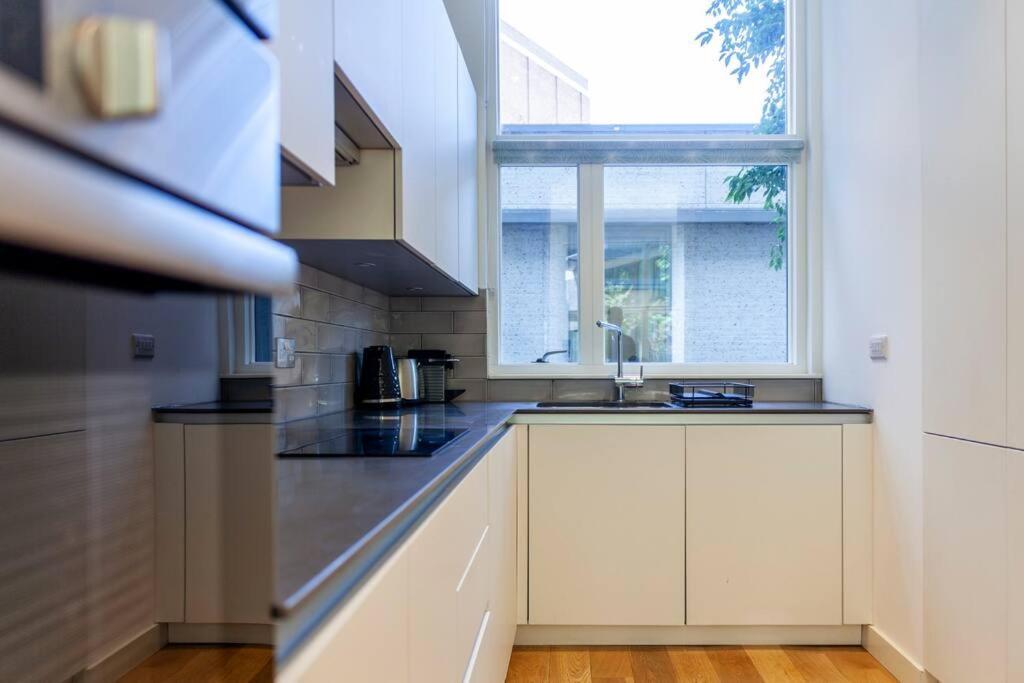 Stunning New 3 Bdr Duplex Wbalcony, East London 아파트 외부 사진