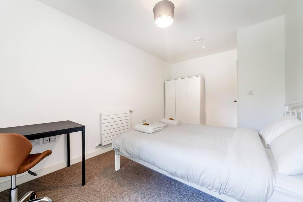 Stunning New 3 Bdr Duplex Wbalcony, East London 아파트 외부 사진