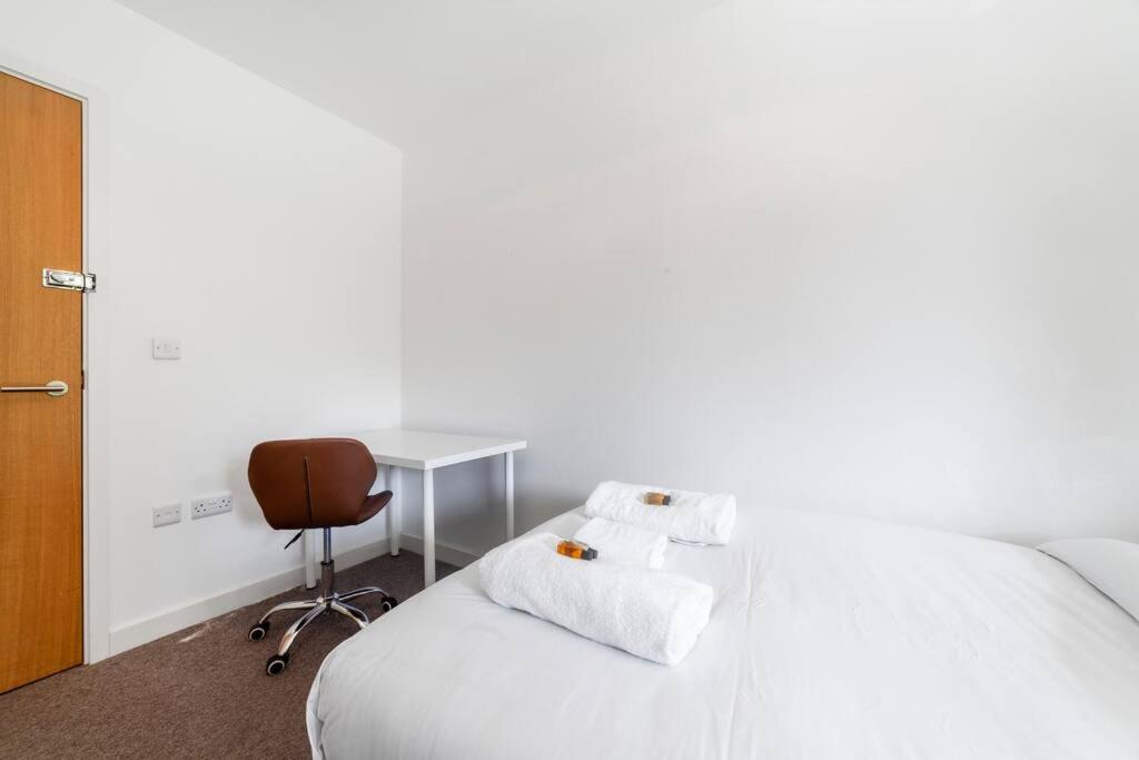 Stunning New 3 Bdr Duplex Wbalcony, East London 아파트 외부 사진